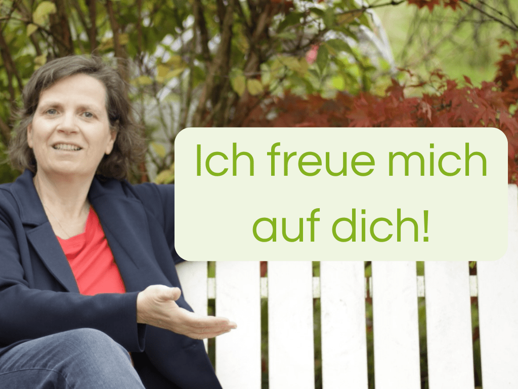 Kelly Kregel lädt mit einem Lächeln zum kostenfreien Erstgespräch im Transformational Coaching ein