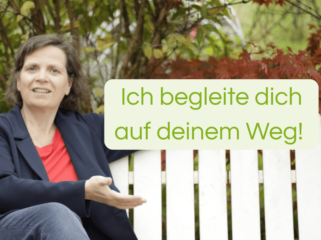 Dr. Kelly Kerstin Kregel lächelt freundlich und sagt „Ich begleite dich auf deinem Weg“ – Symbol für Coaching und Transformation beim Imposter-Syndrom.